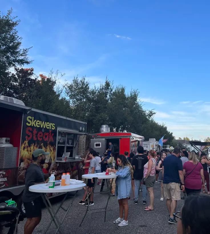 Food Trucks for Summer Office Parties: Fresh Ideas